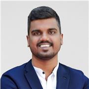 English Tutor who teaches young students