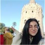 Joven estudiante del cuarto curso de filología francesa, amante de la lengua y los idiomas y con muchas ganas de enseñar