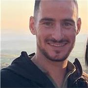 Profesor de karate titulado con el curso de monitor de karate , cinturón negro 2 DAN.