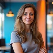 Traduttrice e interprete, con dieci anni di vita vissuta a Parigi, ti aiuta con il francese!!!