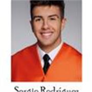 Graduado en Administración y Dirección de Empresas, con nivel B2 de inglés y experiencia ayudando a estudiantes