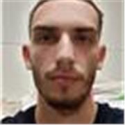 Entrenador de fútbol con experiencia de 2 años con niños de 5-10 años y jóvenes de 12-18 años.