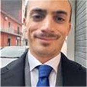 Laureato magistrale impartisce lezioni di inglese impegnandosi a trasmettervi non solo informazioni ma soprattutto passione per una lingua così varia e fondamentale 