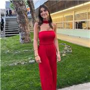 Soy una persona con ganas de enseñar y que la gente este contenta de mis clases. Me gustaría dar clases a niños pequeños!