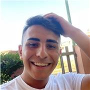 Neodiplomato al liceo classico che non vede l’ora di inserirsi nel mondo del lavoro e dell’insegnamento. Il mio obbiettivo è quello di stimolare gli interessi dei ragazzi, al fine di poterli accompagnare in una crescita sia didattica che personale