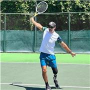 Head coach y profesor de tenis y actualmente jugador profesional de Parastanding tennis
