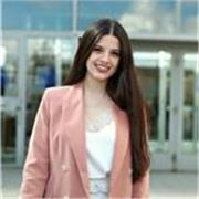 Graduada en Química que imparte clases particulares de Física y Química (ESO)