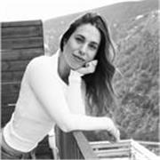 Clases de yoga online en directo desde casa para fortalece tu cuerpo, calma tu mente y crear una práctica constante.