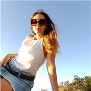 Sei alla ricerca di un insegnante seria ma allo stesso tempo alla mano che possa far affezionare alla materia? Eccomi! Sei pronto?