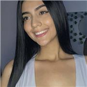 Profesor de fútbol imparte clases a todas las edades