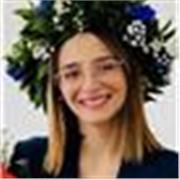 Insegnante di Storia dell’Arte, con 10 anni di esperienza nel campo con diploma di Liceo Artistico e Laurea Triennale in Accademia