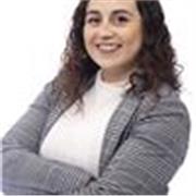 Joven estudiante imparte clases para alumnos de todos los niveles