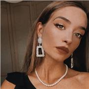 Sono laureata in scienze e tecniche psicologiche/ filosofiche, sto ultimando la magistrale in psicologia clinica, 23 anni automunita