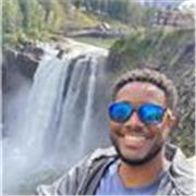 Profesor de ingles que le encanta ayudar a los demás a mejorar su nivel en el idioma y a tener seguridad al hablarlo. 