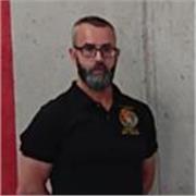 Autoprotección y protección a terceros ante situaciones de agresión de la vida real. Trabajamos diferentes entornos (doméstico, urbano, vehículos)