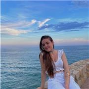 Hola! Soy Bruna, tengo 18 años y me anuncio como profesora de Lengua Castellana y Literatura hasta niños de 2n bachillerato. Tengo el título de la ESO y de Bachillerato con un 9,33 de media y 8,33 de media respectivamente. Tengo mucha disponibilidad horar