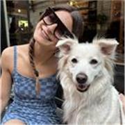 Ciao! Mi chiamo Elena Zambrelli e sono una studentessa del secondo anno di Civiltà e lingue straniere di Parma