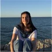 Soy paciente y clara. Doy clases de español a extranjeros de cualquier nivel para mejorar conversación o gramática.