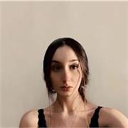 Studentessa di ingegneria, con esperienza nelle ripetizioni a ragazzi del liceo/istituti nelle materie:matematica,fisica,chimica