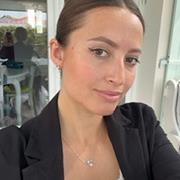 Étudiante en finance donne des cours de mathématiques / soutien scolaire niveau collège