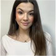 Profesora de inglés apta para todas las edades.