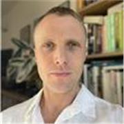 CELTA-qualified English tutor helping adults and young learners build confidence online, based in London. 