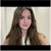 Uso juegos y dibujos para que aprendan mejor. Me gusta escuchar, ayudar y motivar a cada alumno