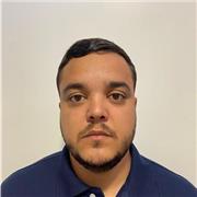 Professor com aulas online na área de exatas