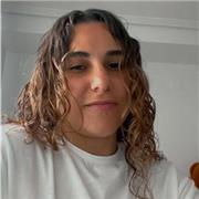 Titulada en Ciencias de la actividad física y del deporte y Master en Formación del profesorado (especialidad Educación Física)