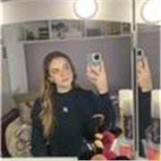 Estudiante de Deusto en el grado de Relaciones Internacionales. Hablo inglés con fluidez y tengo un proficiency acreditado. 