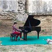 Disponibile per impartire lezioni private di Pianoforte e Teoria e solfeggio