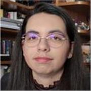 Profesora de italiano imparte clases a alumnos de 11+ años de edad