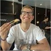 Soy un chico que esta en Bachillerato con ganas de ayudar a los chicos con mas dificultades en las lenguas, también en Francés. Tengo el b2 en ambas lenguas