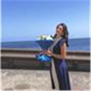 Maestra titulada que imparte clases hasta 2º ESO.