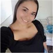 Profesor imparte clases de primaria