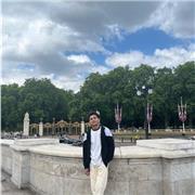 I give private lessons tailored to your level and learning needs.