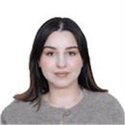 Englischlehrerin, die Kinder aller Altersgruppen auf einfache und spielerische Weise unterrichtet. 