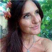 Laureata presso n Accademia di Belle Arti e Animatrice Socio Educativa