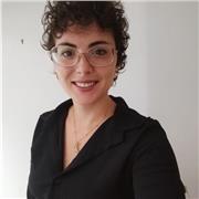 Laureata in Filologia Moderna, impartisce ripetizioni private di latino