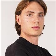 Monitor de actividades, fútbol, acompañamiento, ayuda con deberes, cuidado de niños. Experiencia en trabajo con niños en colegio.