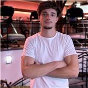 Titulaire d’un brevet d’état en musculation et remise en forme ainsi que d’une certification Pilates. J’accompagne en salle de spo