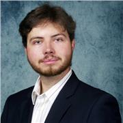 Enseignant de Master et avocat en droit des affaires et fiscalité donne cours de droit tous niveaux