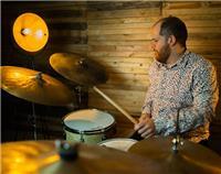 Baterista profesional con título Master en Música y Performance