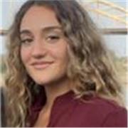 Sono una studentessa universitaria e insegnante. Ho vissuto 7 anni all’estero e al momento studio in Olanda. Sono madrelingua in inglese e italiano. Parlo e posso insegnare anche cinese e francese