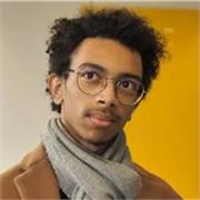 Passionné d'informatique et d'enseignement, je cherche à faire attention à la manière d'enseigner, de manière ludique et utile.