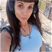 Argentina con buena habilidad en comunicación y paciencia en el aprendizaje de terceros