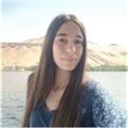 Profesora de Matemáticas y Física y Química durante el curso y en verano