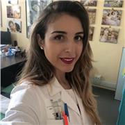 Laureata in Biologia e Applicazioni Biomediche presso l’Università degli Studi di Parma e già docente presso una scuola secondaria di I grado, impartisce lezioni di Biologia (scuola secondaria di II grado e Università )