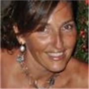 Sono diplomata magistrale e ho aiutato nei compiti mia figlia e i suoi amichetti di classe. Sono paziente, ma autorevole. 