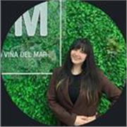 Profesora de Matemática con el objetivo a cumplir los obejtivos de aprendizaje del/la alumo/a de forma online